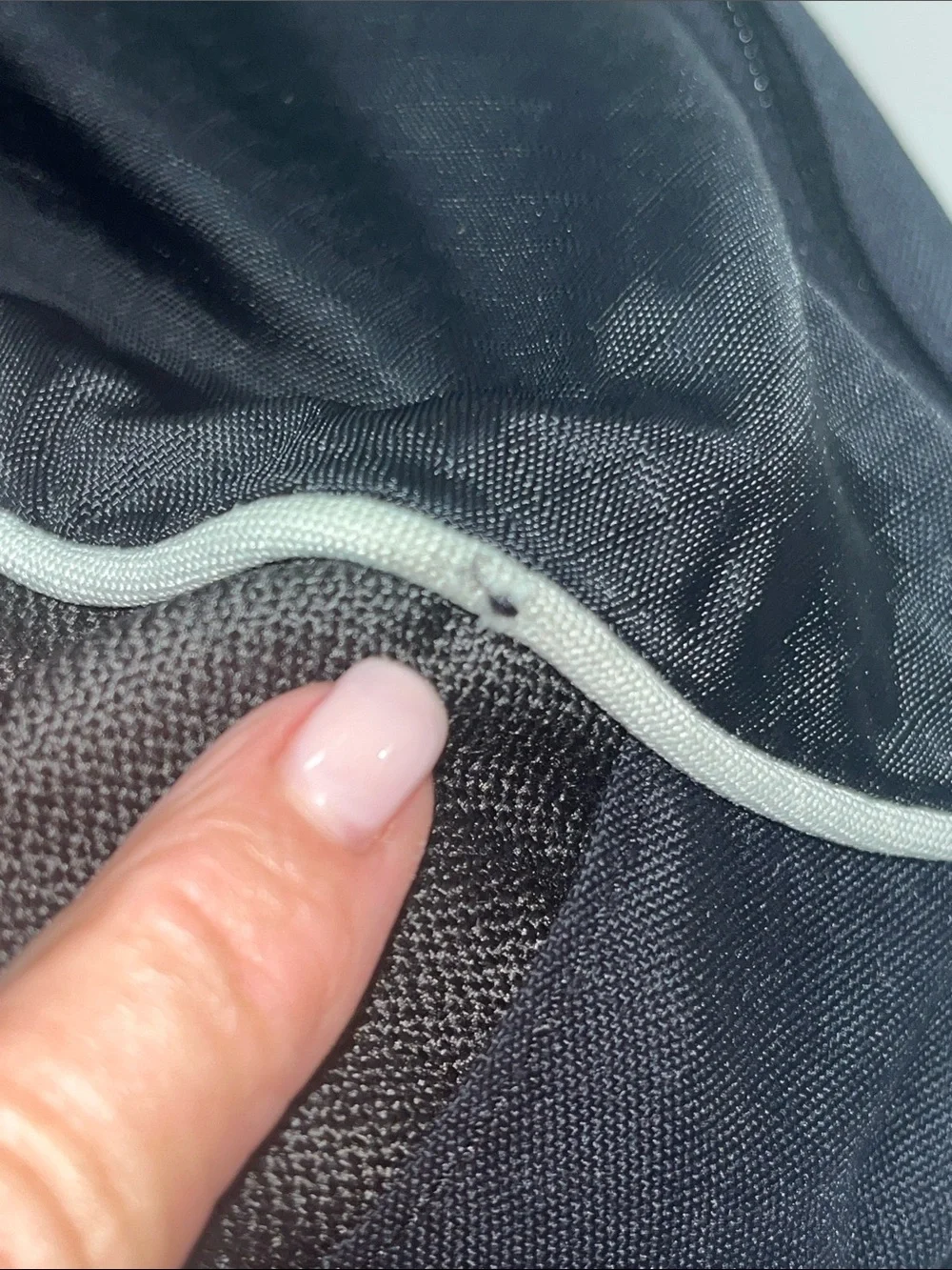 OSPREY sleek black